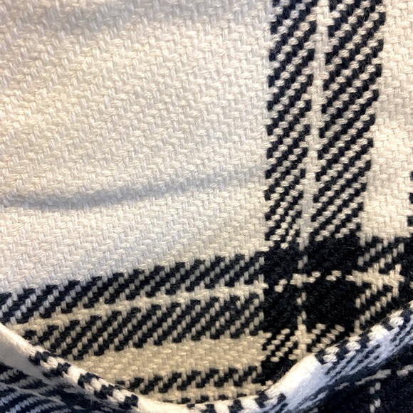 Abercrombie & Fitch Women’s cape/jacket with sleeves & 2 outer pockets. - Picture 3 of 5